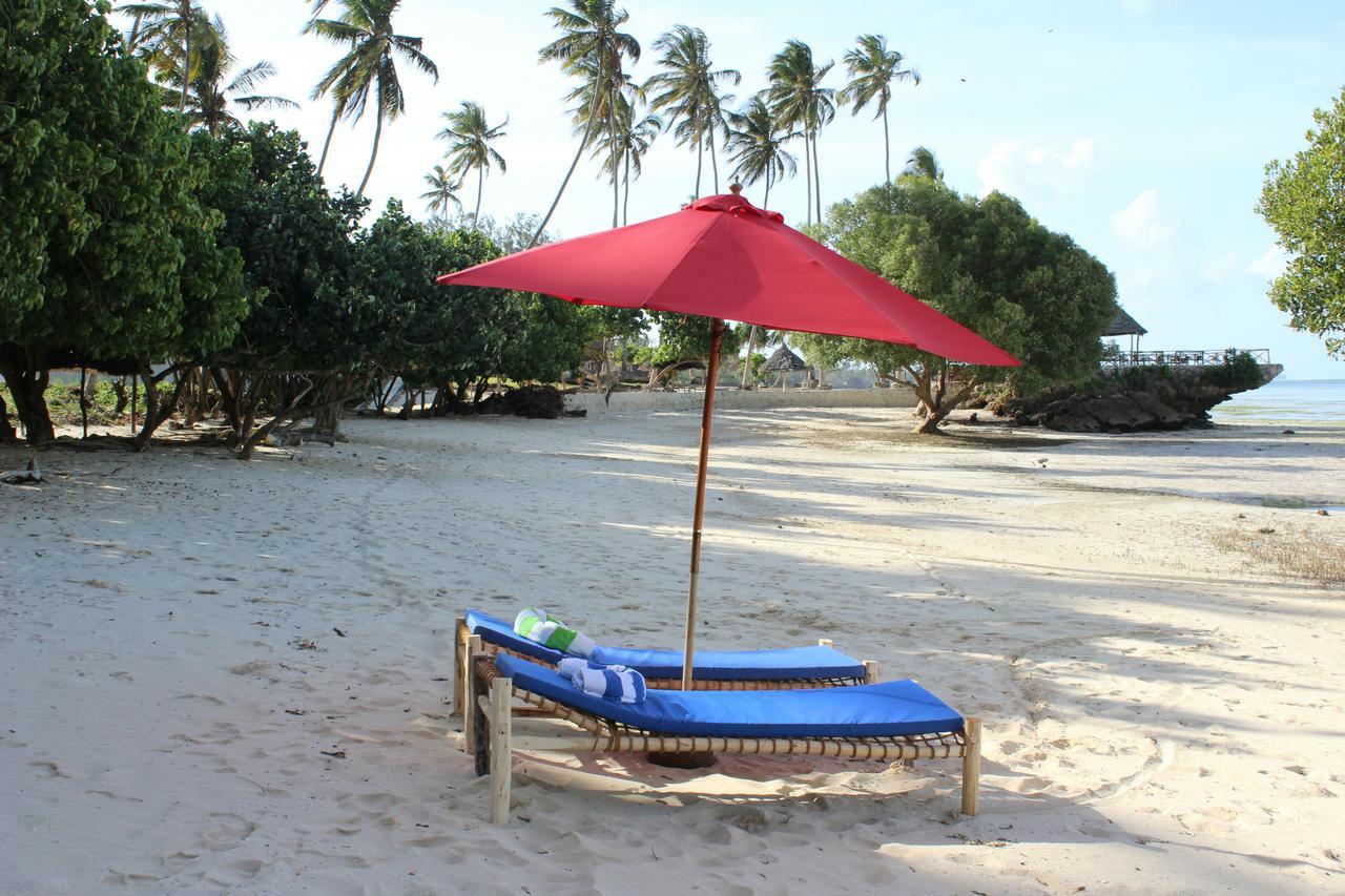 Coconut Tree Village Beach Resort Uroa Exterior photo